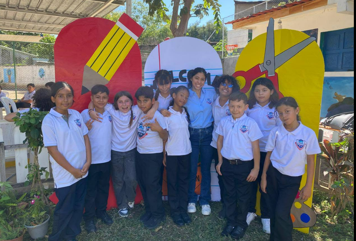 Estudiantes de primaria de The Summit International School
